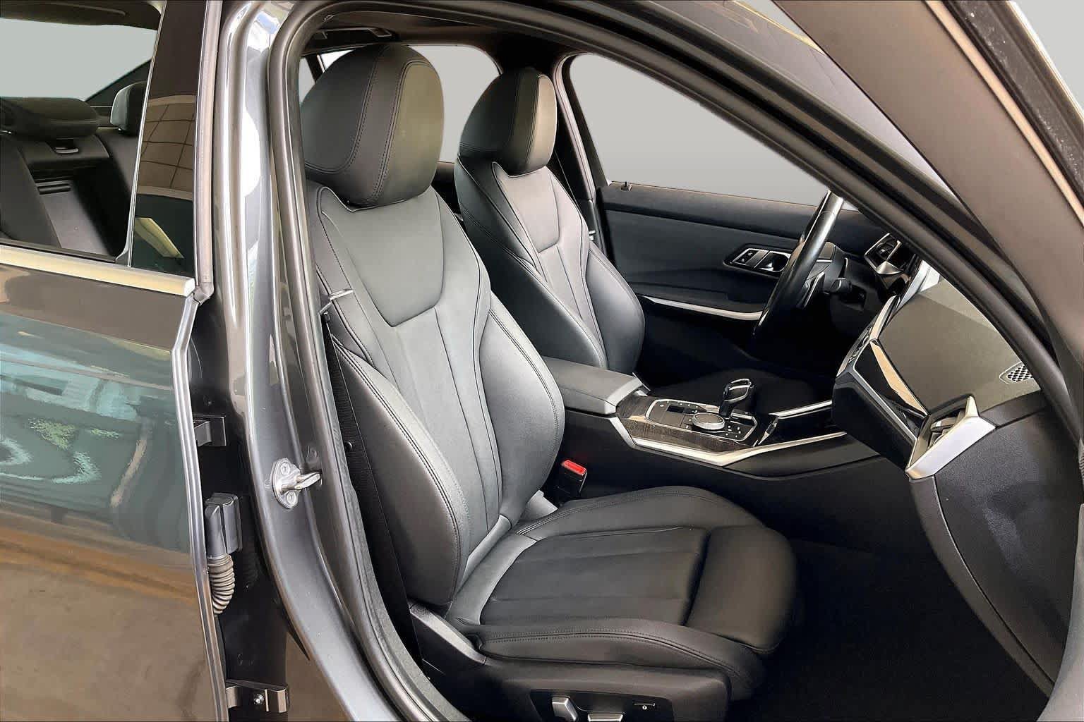 Used 2019 BMW 330i xDrive Sedan w/ Driving Assistance Package AWD/4WD image 8