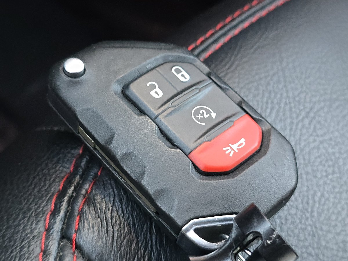 Used 2020 Jeep Gladiator Rubicon AWD/4WD image 39