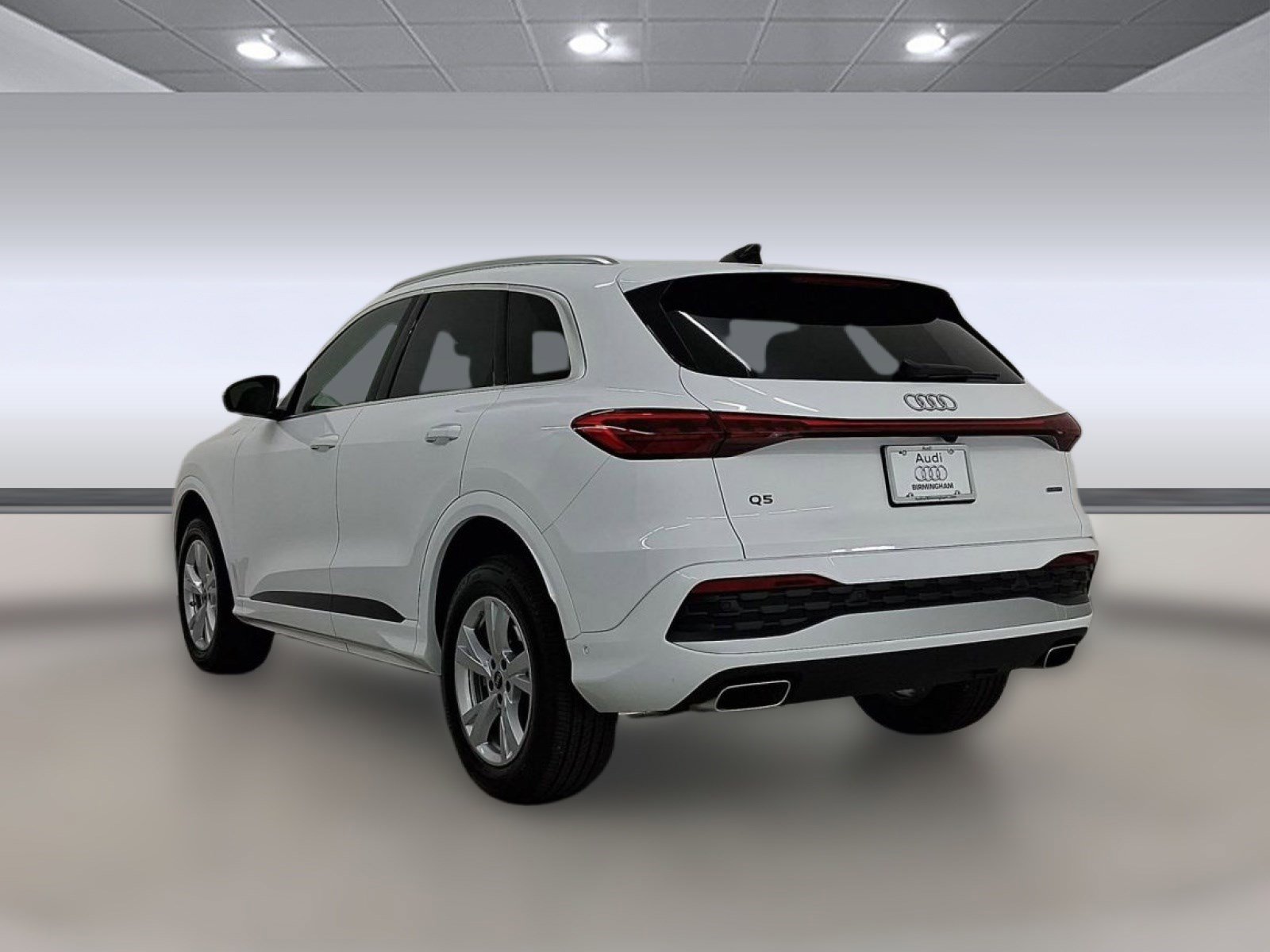 Certified 2025 Audi Q5 Premium w/ Convenience Package image 3