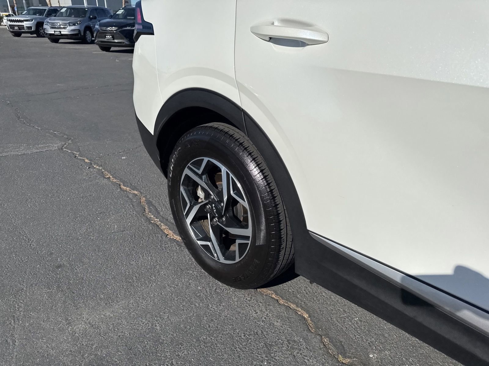 Used 2025 Kia Sportage LX image 23