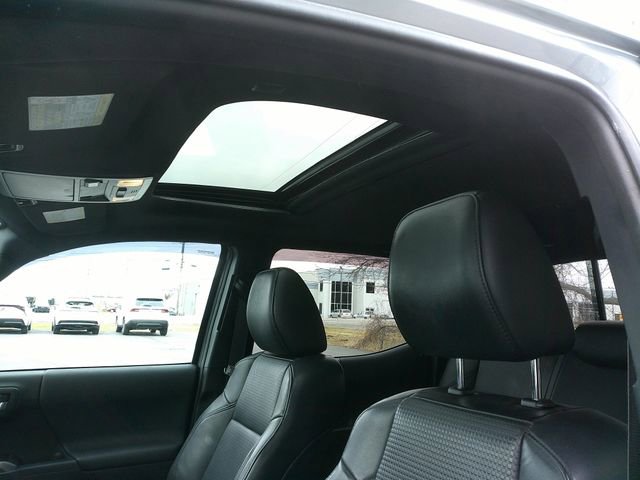 Used 2021 Toyota Tacoma TRD Sport w/ TRD Premium Sport Package image 28