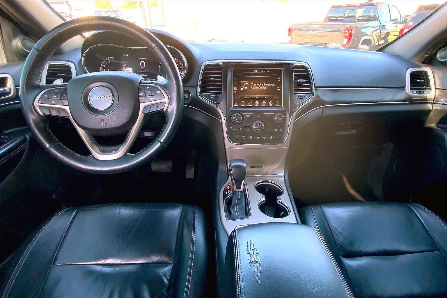 Used 2017 Jeep Grand Cherokee Limited AWD/4WD image 15