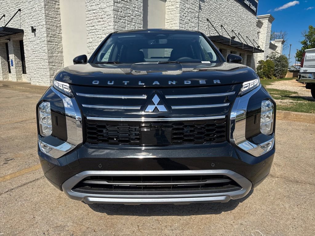 New 2026 Mitsubishi Outlander SE AWD/4WD image 2