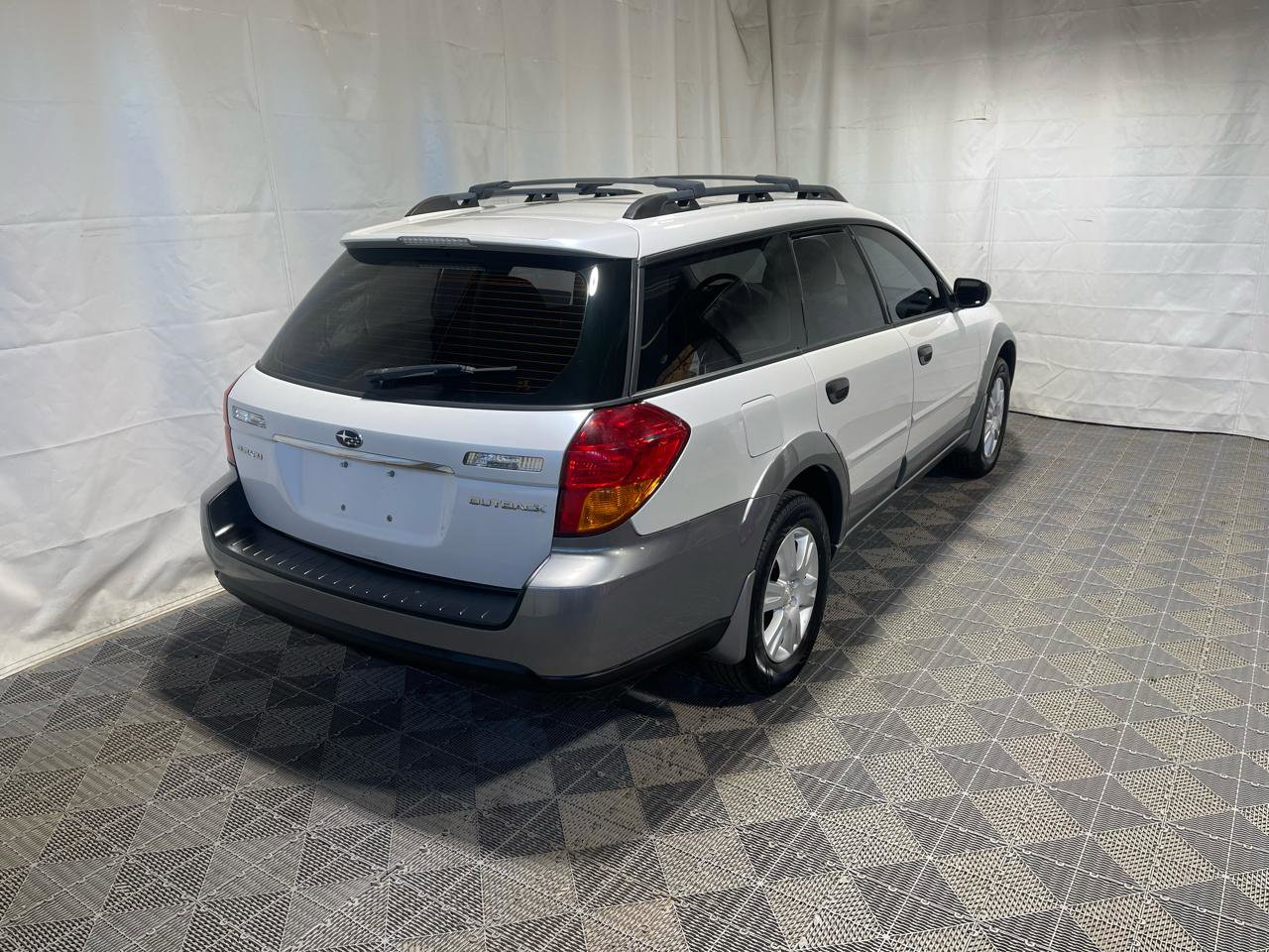 Used 2005 Subaru Outback 2.5i AWD/4WD image 6