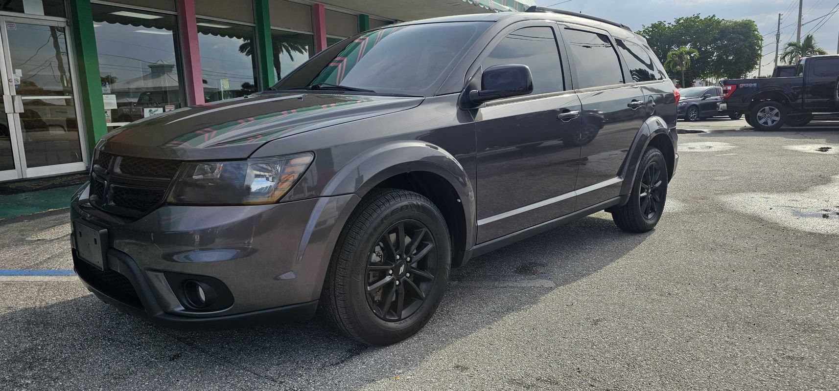 Used 2019 Dodge Journey SE w/ Blacktop Package FWD image 1