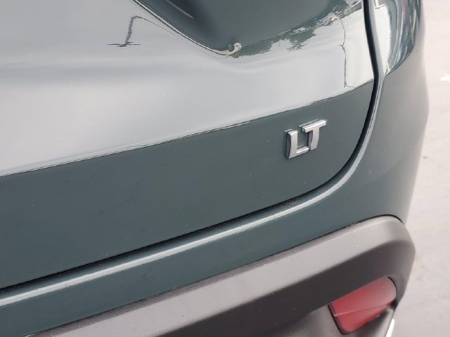 Used 2025 Chevrolet Trax LT FWD image 8