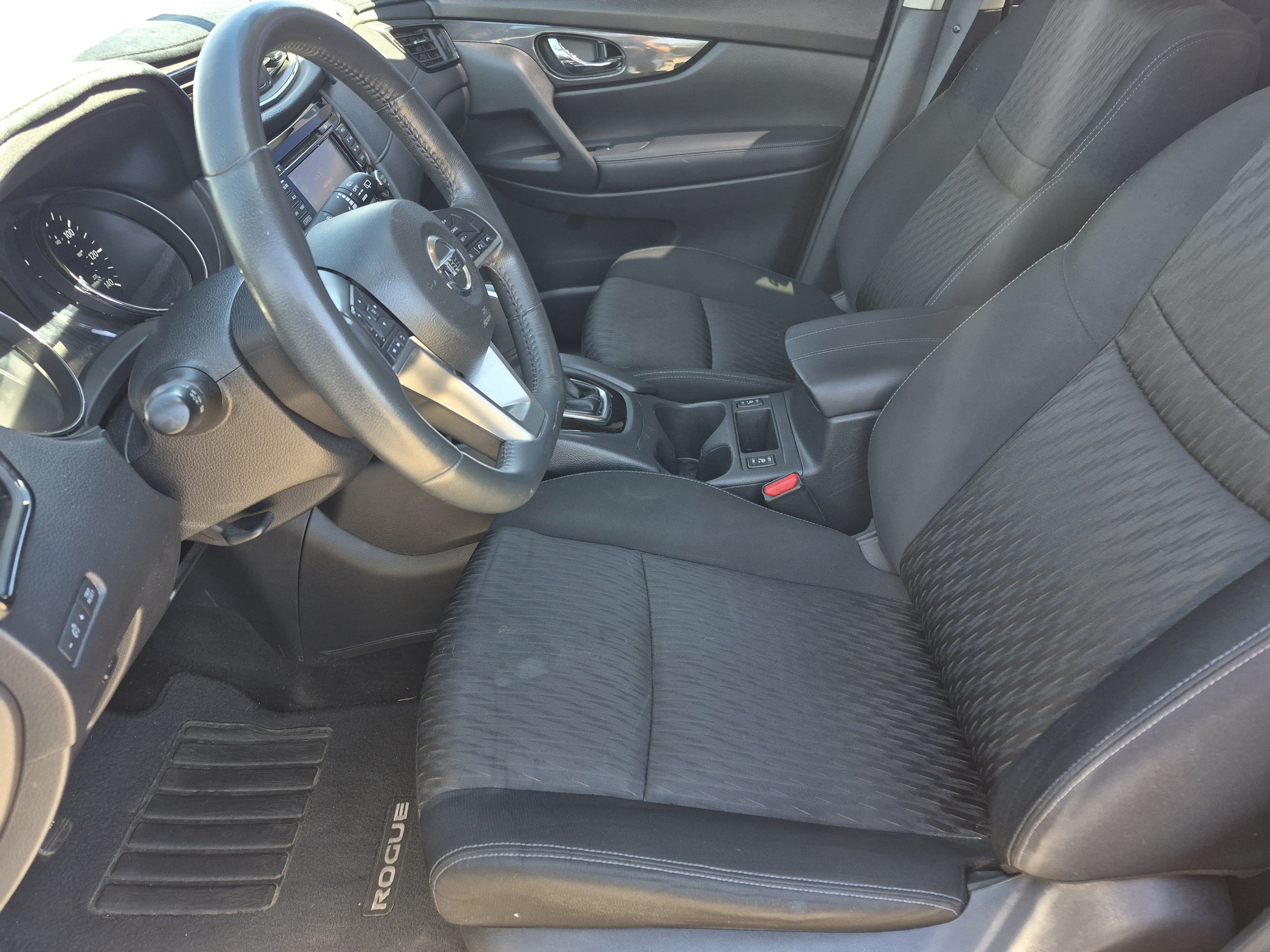 Used 2017 Nissan Rogue SV w/ SV Premium Package FWD image 15