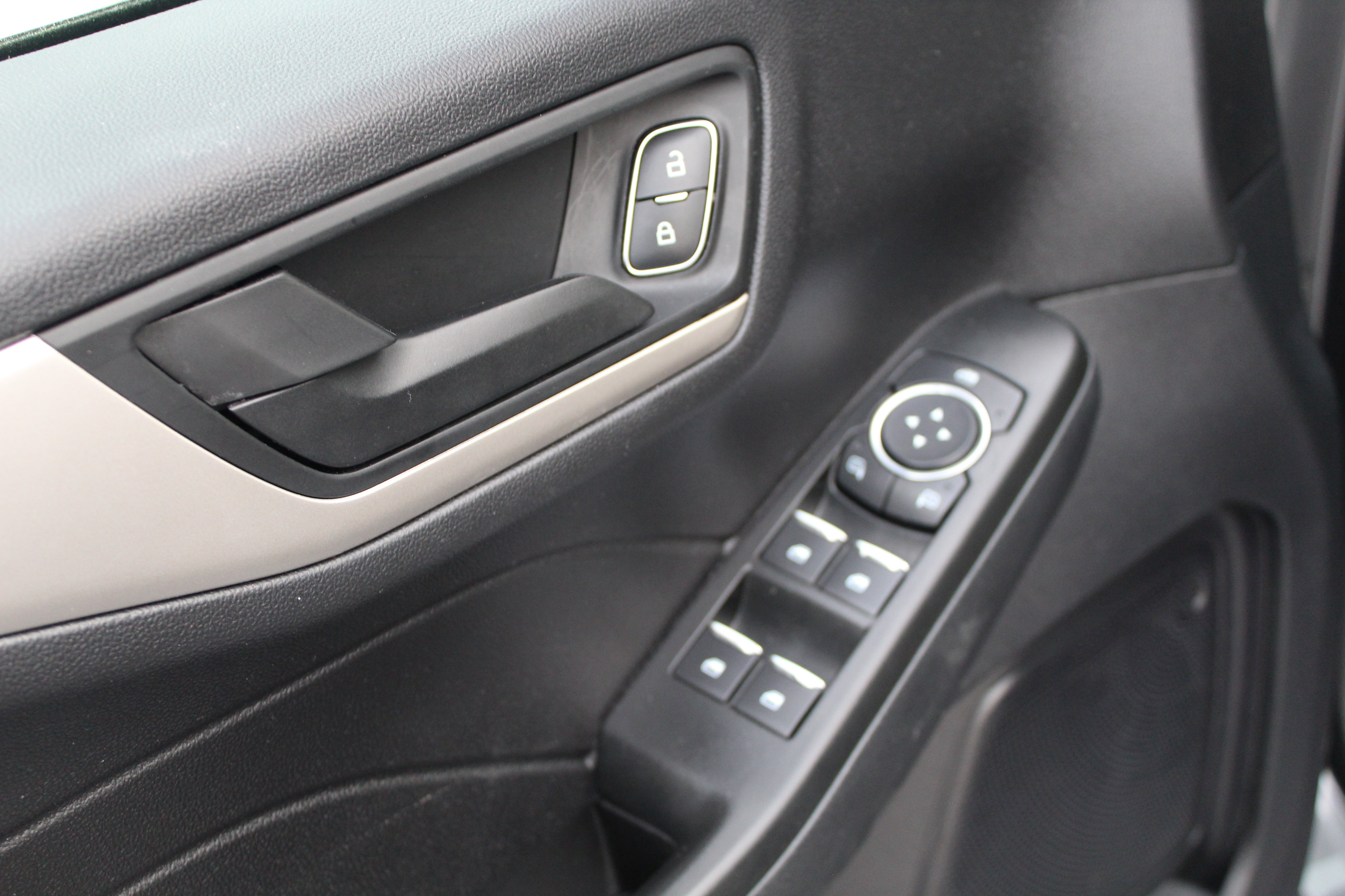 Used 2022 Ford Escape SE w/ Convenience Package image 6