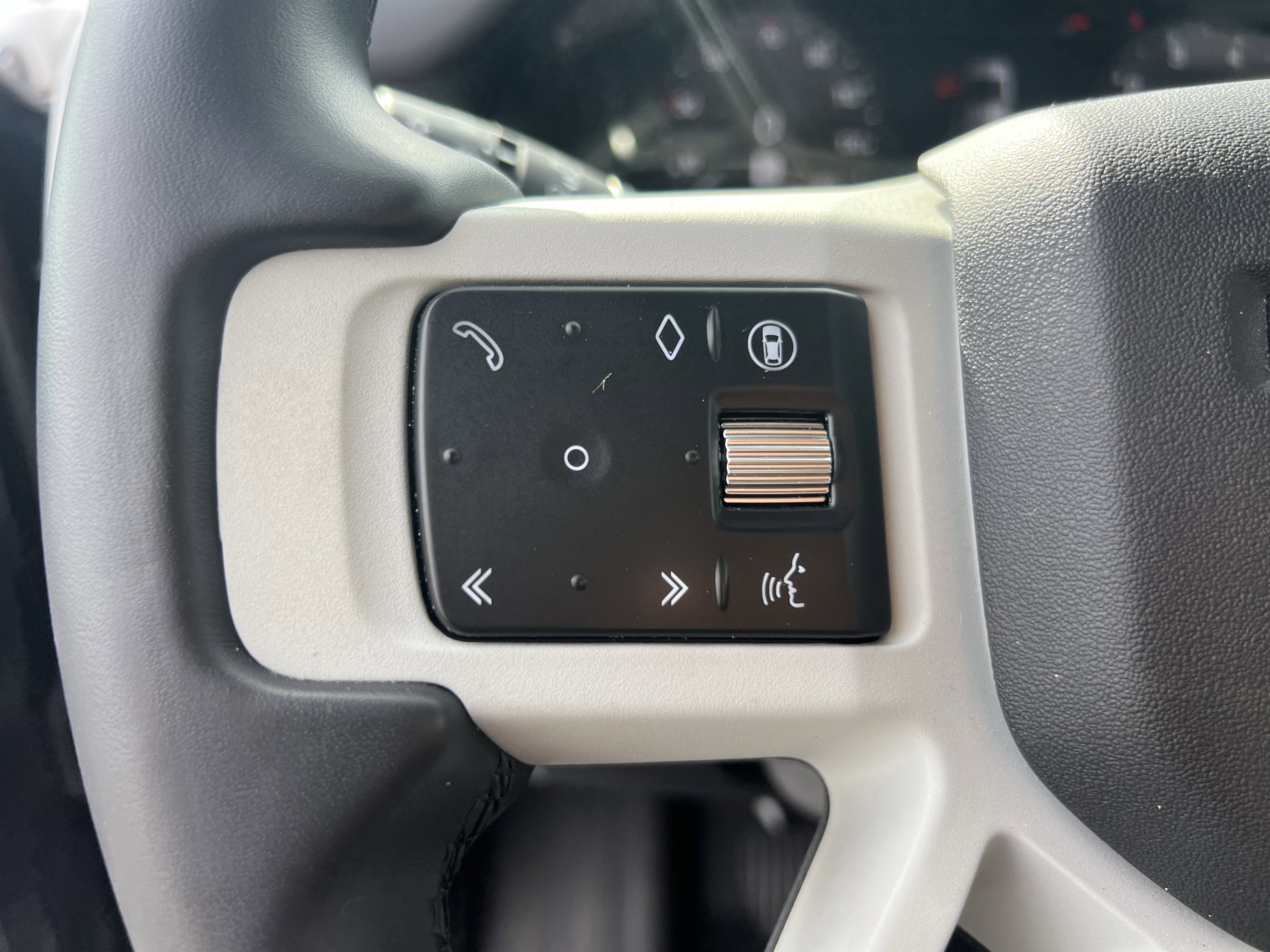 Used 2024 Land Rover Defender 110 S image 20
