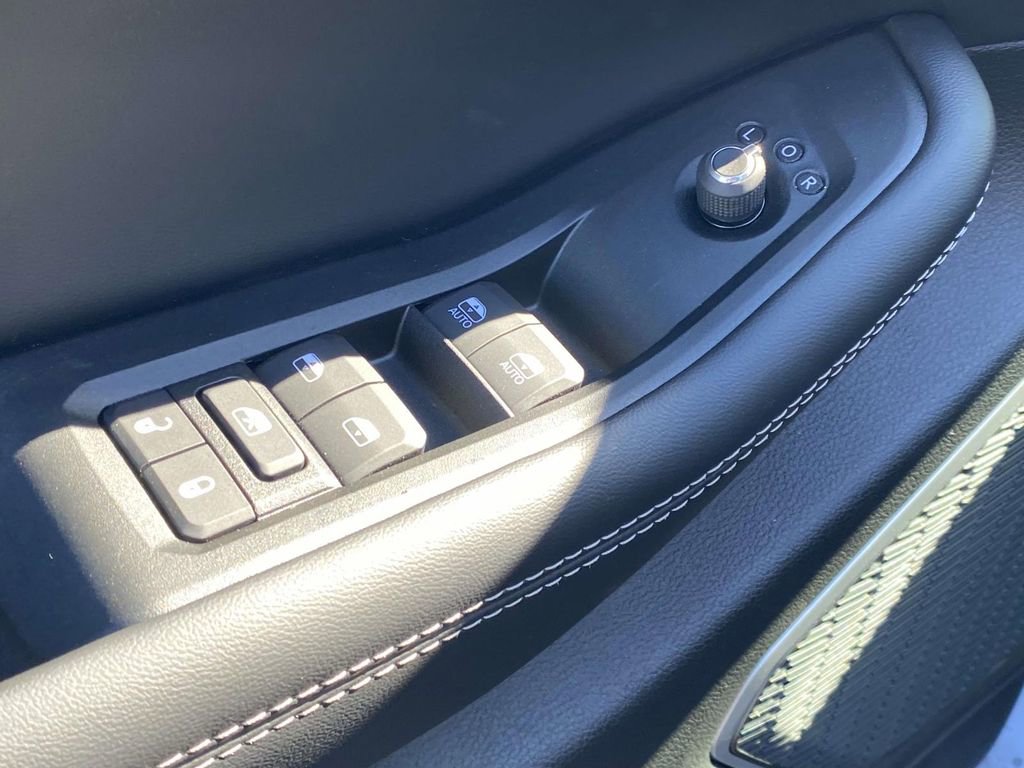 New 2026 Jeep Grand Cherokee Limited w/ Luxury Tech Group II image 13