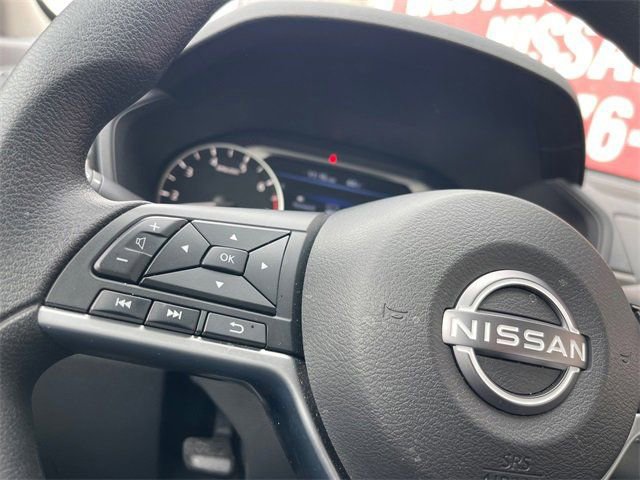 Used 2023 Nissan Altima 2.5 SV AWD/4WD image 12