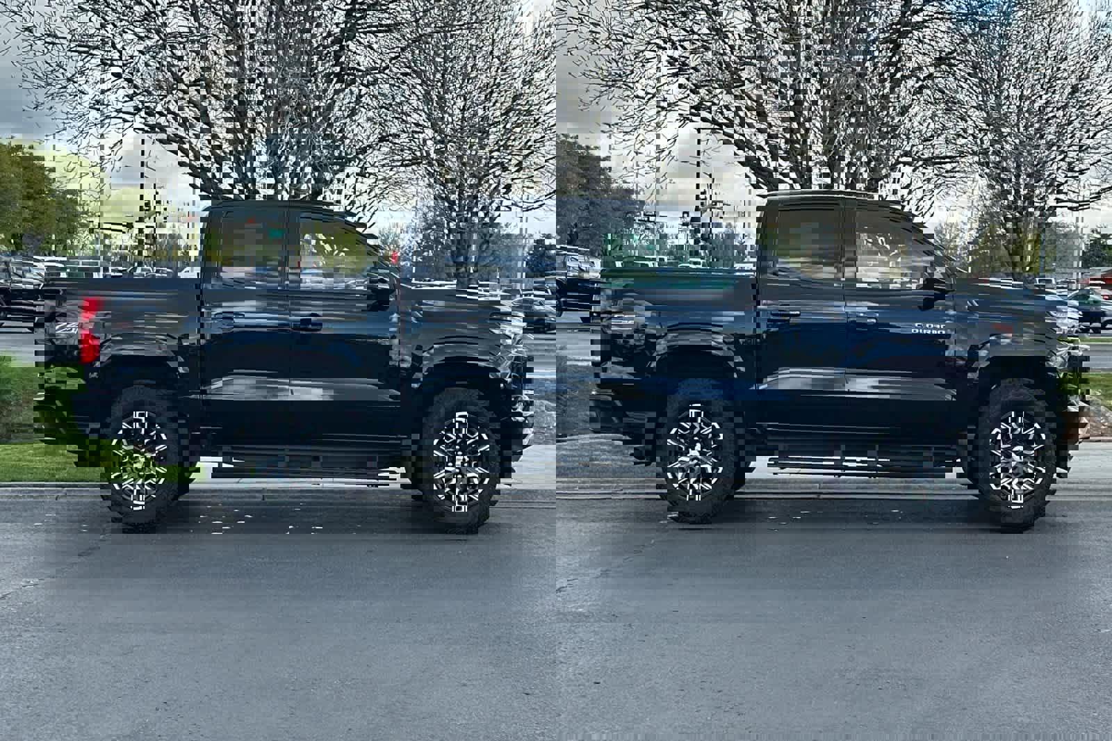 Used 2024 Chevrolet Colorado Z71 w/ Z71 Convenience Package 2 AWD/4WD image 8