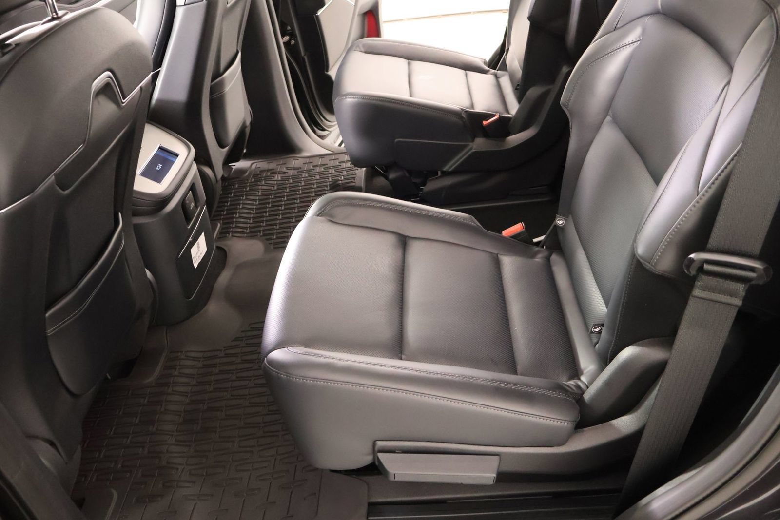New 2025 Lincoln Navigator Reserve w/ Jet Appearance Package AWD/4WD image 13