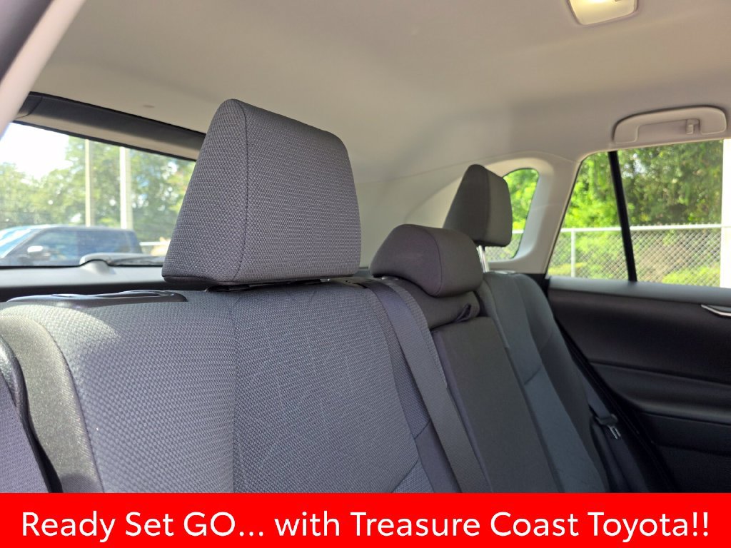 Used 2025 Toyota RAV4 XLE AWD/4WD image 19