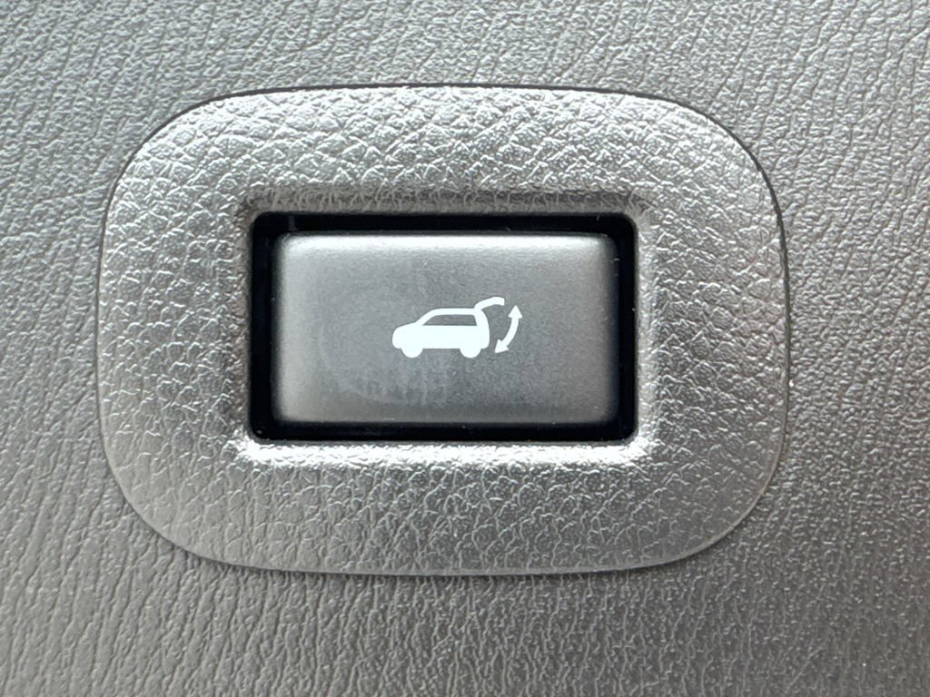 Used 2019 INFINITI QX80 Luxe w/ All-Season Package RWD image 19