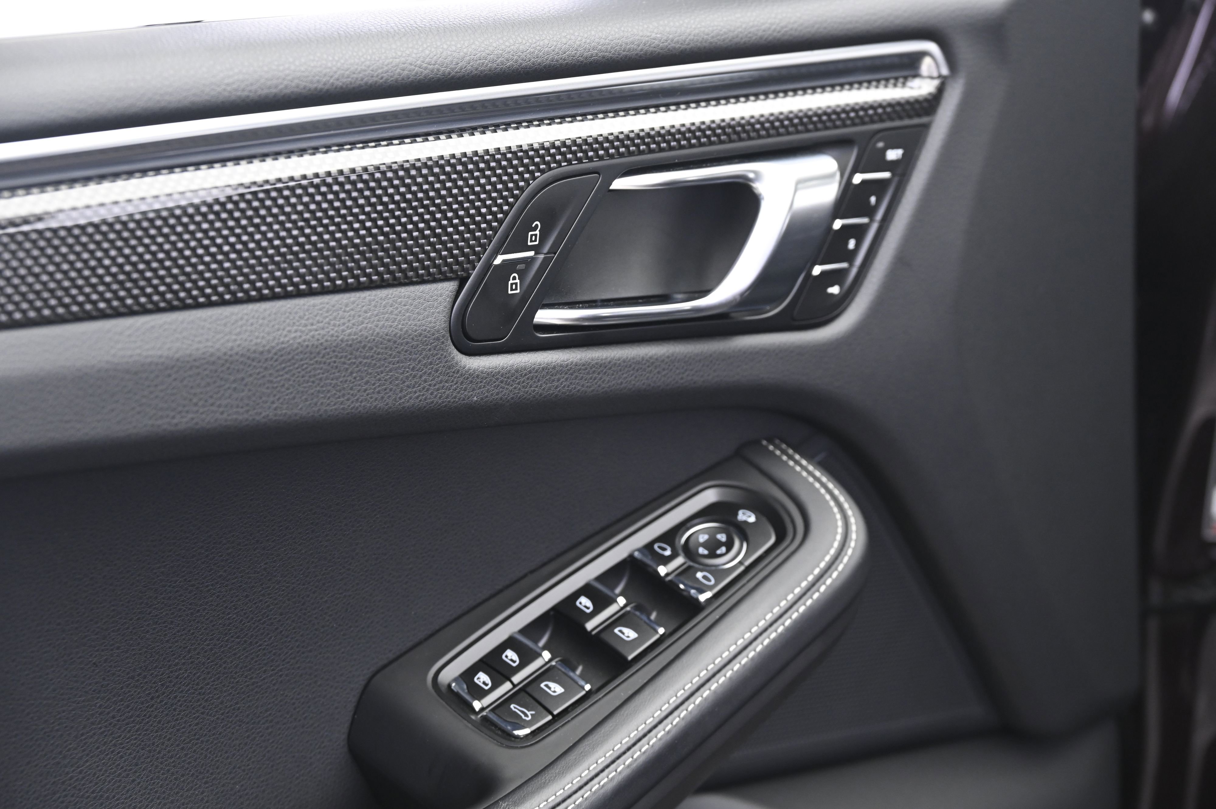 Used 2024 Porsche Macan GTS image 27