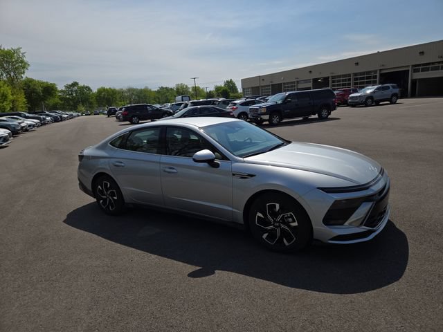 Certified 2025 Hyundai Sonata SEL AWD/4WD image 4
