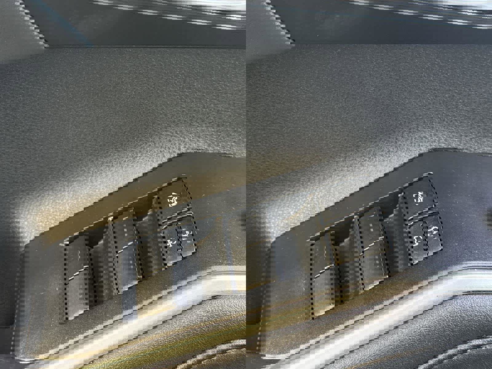 Used 2023 Toyota Highlander XLE image 24