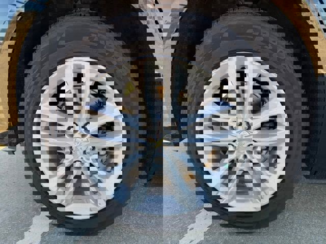 Used 2024 Chevrolet Malibu LT image 9