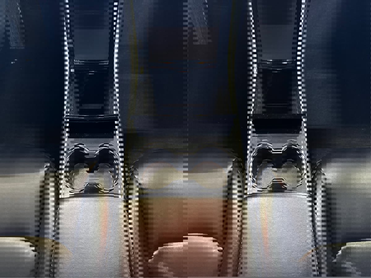 Used 2018 Tesla Model 3 Long Range image 19