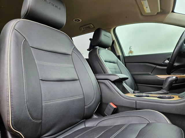 Used 2019 GMC Acadia Denali w/ Technology Package FWD image 21