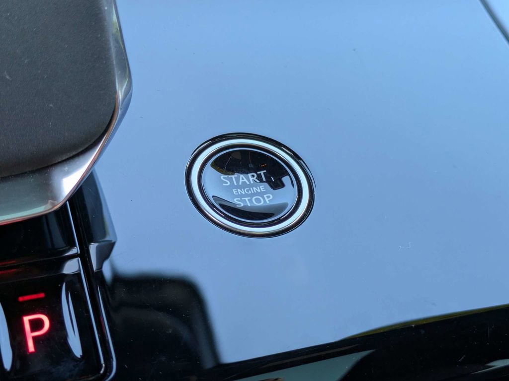 Used 2024 Land Rover Range Rover Sport SE AWD/4WD image 31