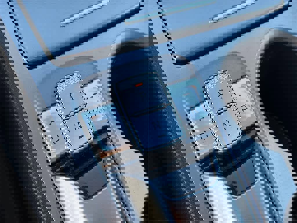 Used 2023 Hyundai Kona SE image 17