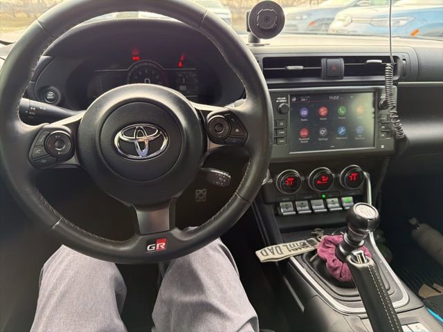 Used 2024 Toyota GR86 Premium image 11