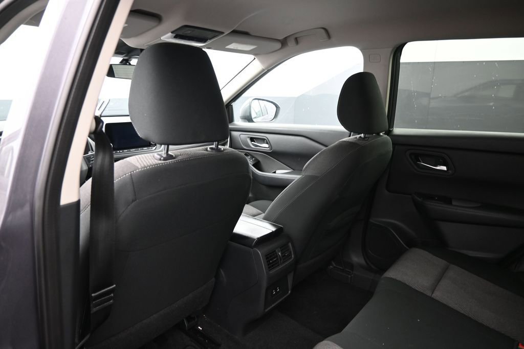 Used 2025 Nissan Rogue SV AWD/4WD image 23