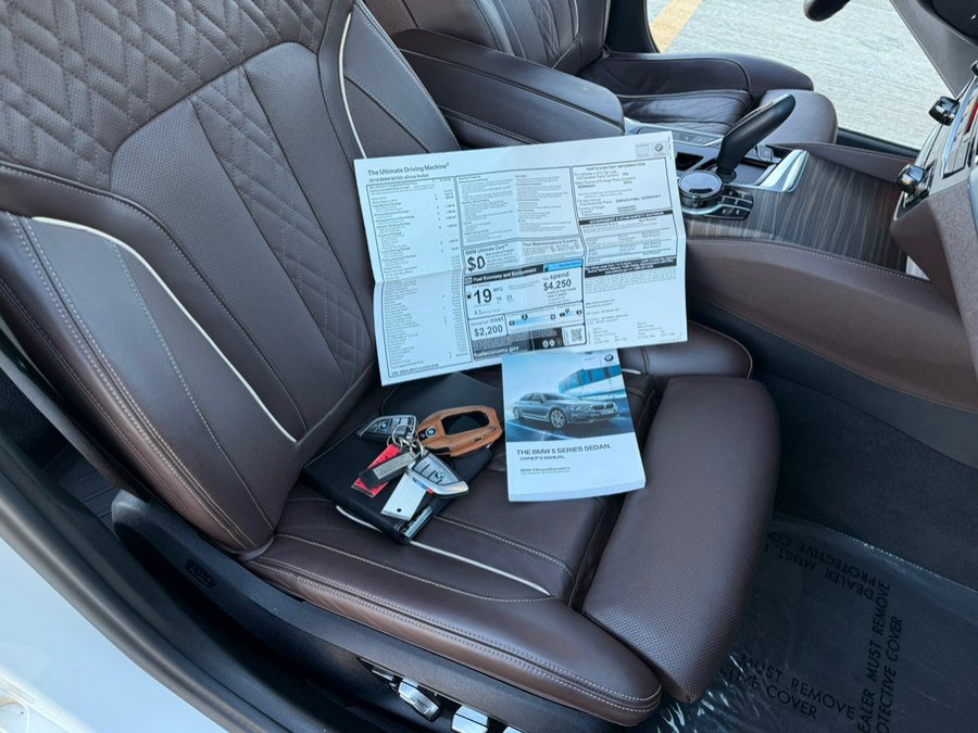 Used 2018 BMW M550i xDrive AWD/4WD image 31