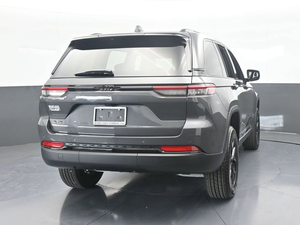 New 2025 Jeep Grand Cherokee Altitude image 5
