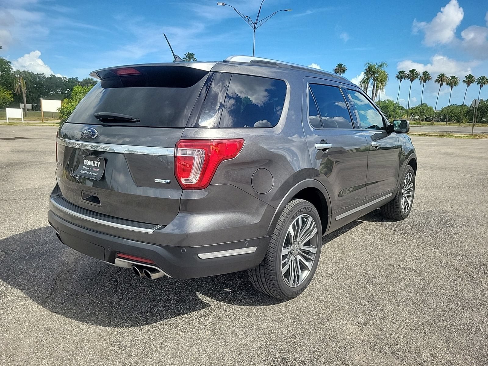 Used 2018 Ford Explorer Platinum AWD/4WD image 6