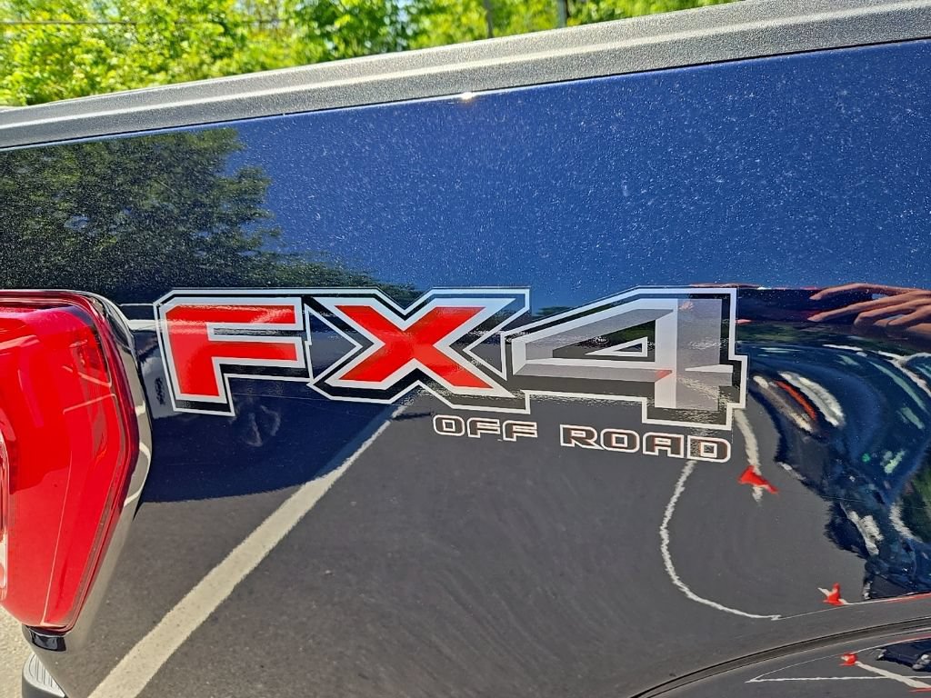 Used 2022 Ford F150 Lariat AWD/4WD image 9