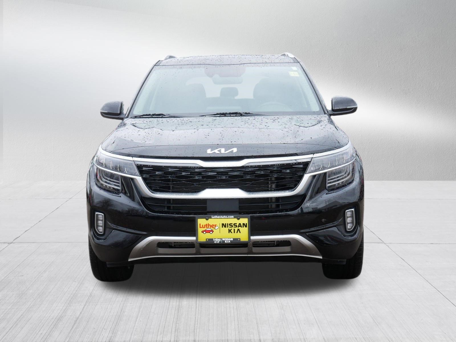 Certified 2023 Kia Seltos SX w/ SX Sunroof Package image 2