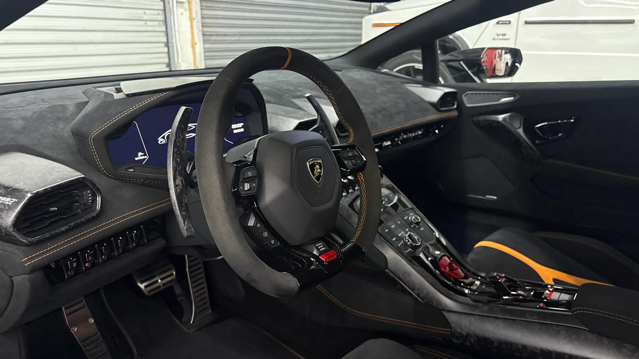 Used 2018 Lamborghini Huracan Performante AWD/4WD image 6