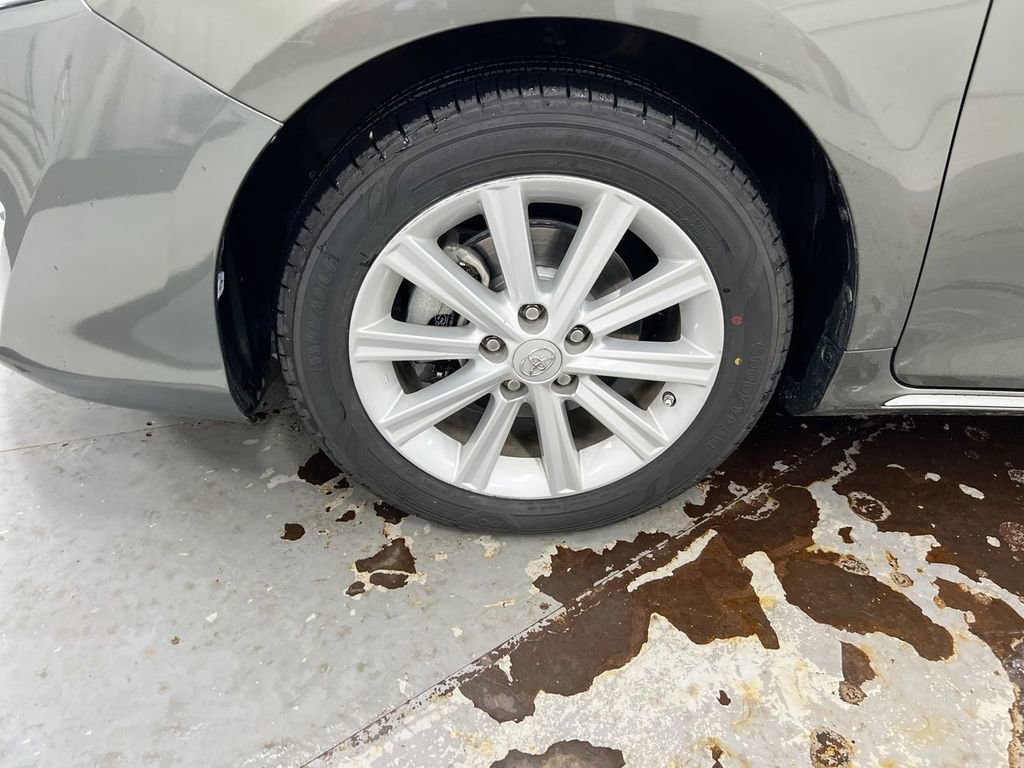 Used 2012 Toyota Camry XLE FWD image 27
