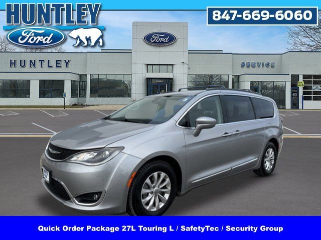 Used 2017 Chrysler Pacifica Touring-L image 1