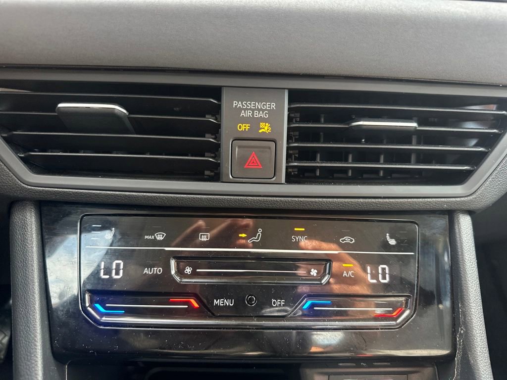 Used 2025 Volkswagen Jetta SE image 17