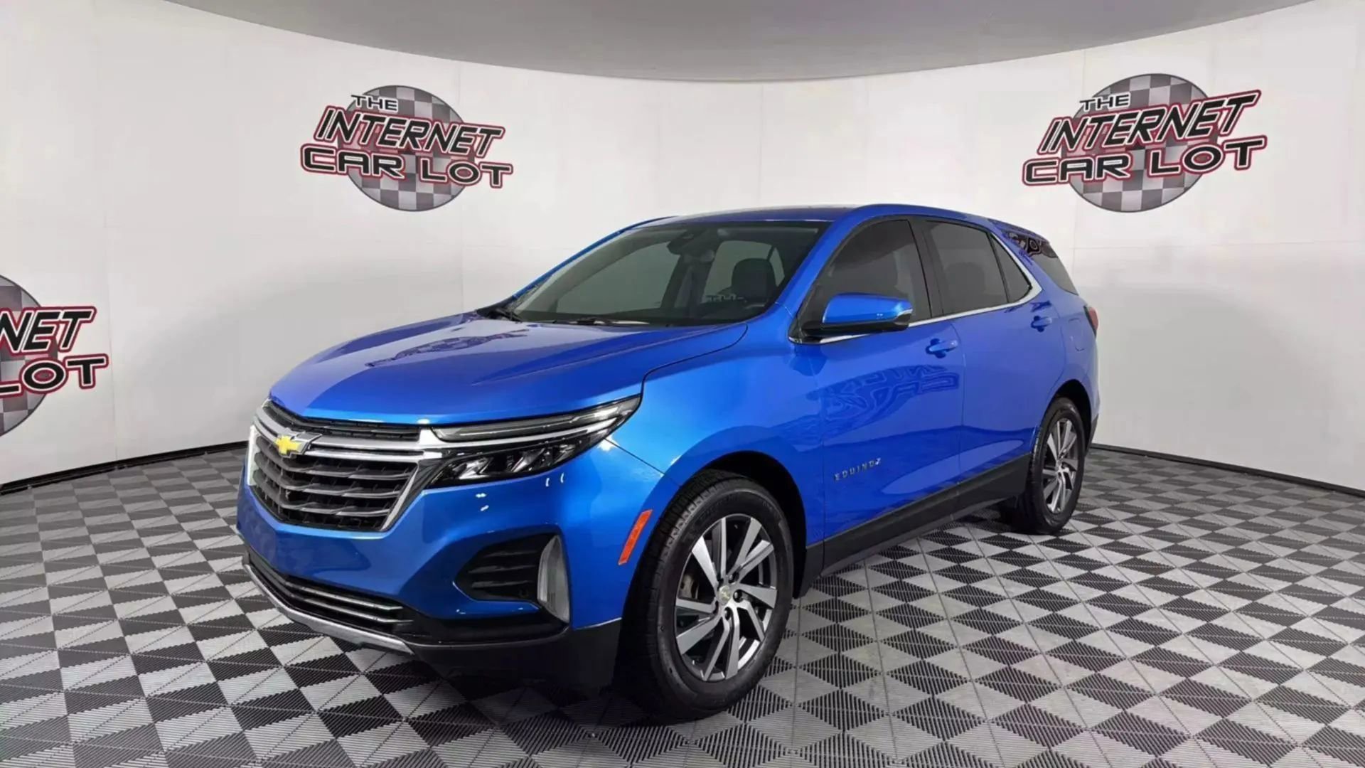 Used 2024 Chevrolet Equinox LT image 3