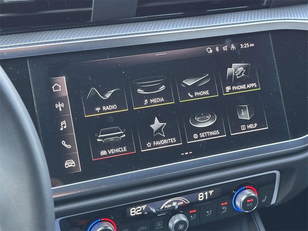 Used 2025 Audi Q3 2.0T Premium w/ Convenience Package image 23