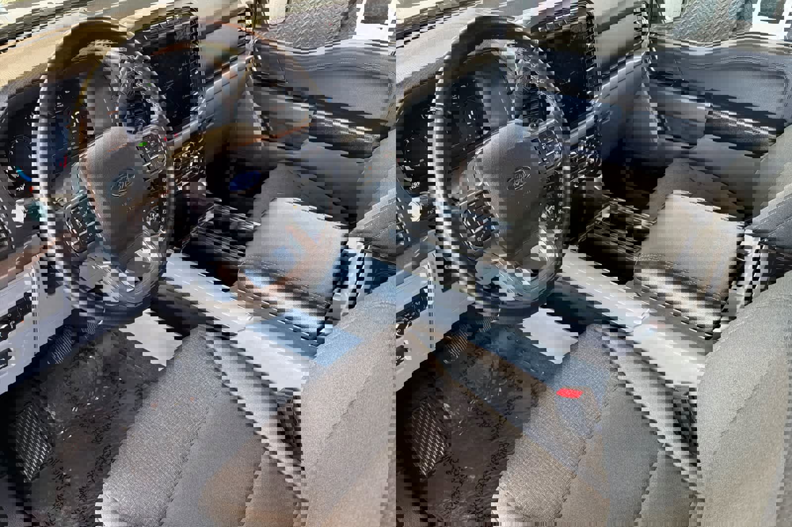 Used 2024 Ford F150 XLT w/ Mobile Office Package image 13