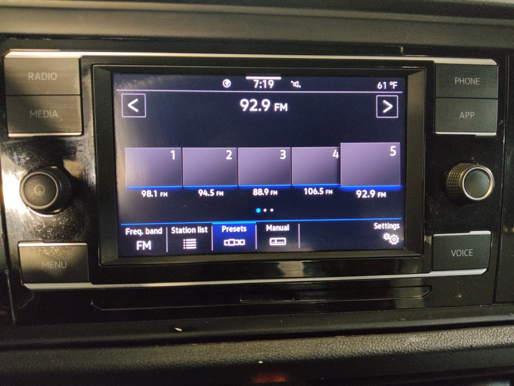 Used 2020 Volkswagen Jetta R-Line FWD image 25