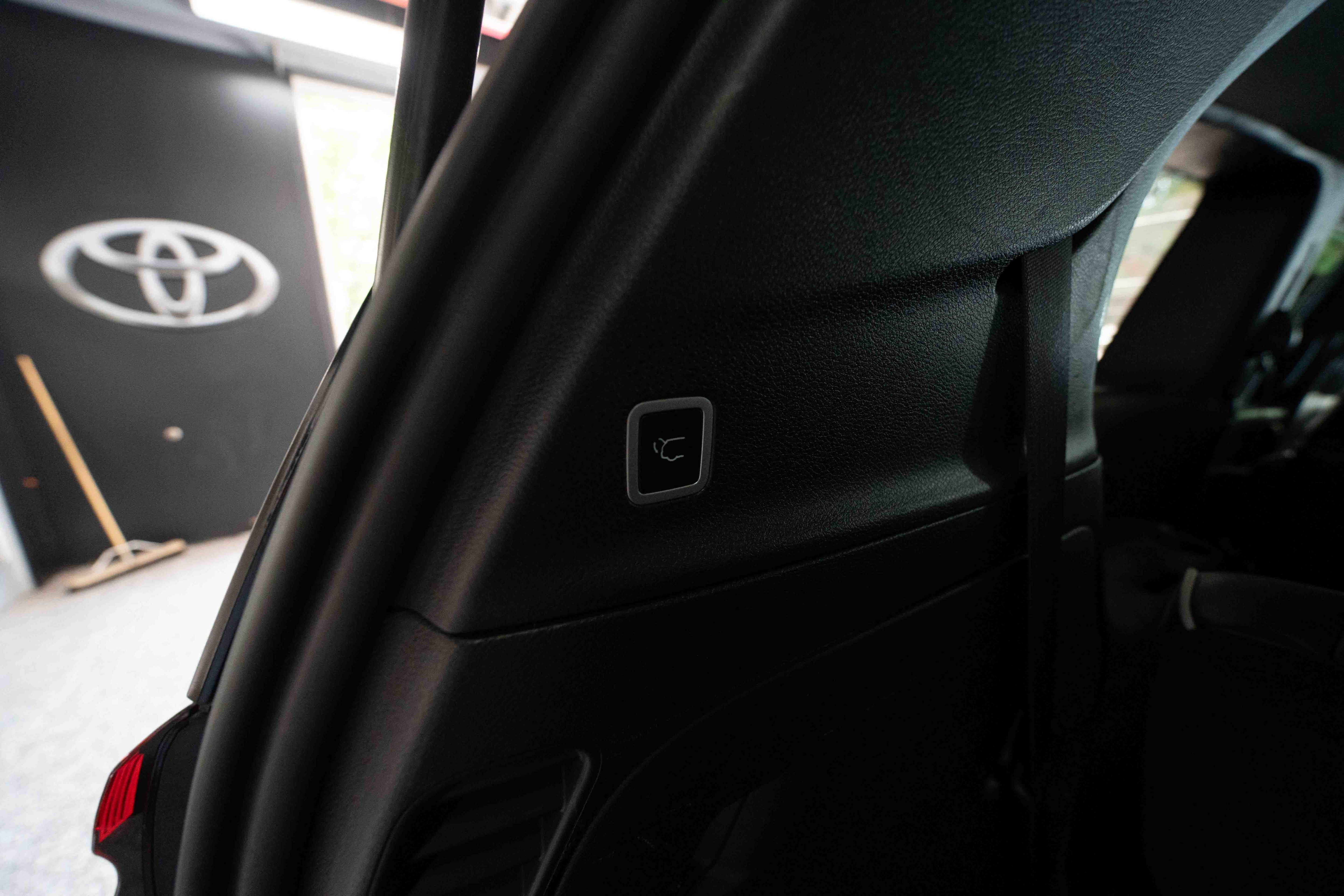 Used 2025 Chrysler Pacifica Limited FWD image 29