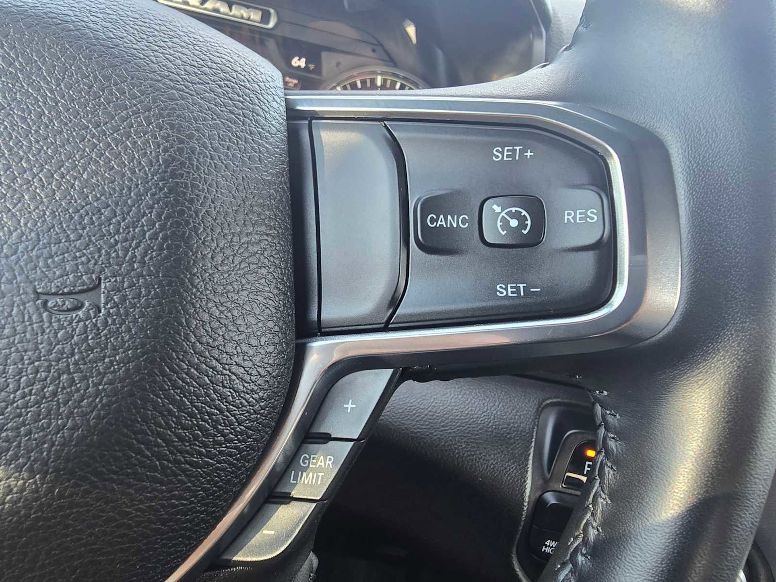 Used 2024 RAM 1500 Laramie AWD/4WD image 31