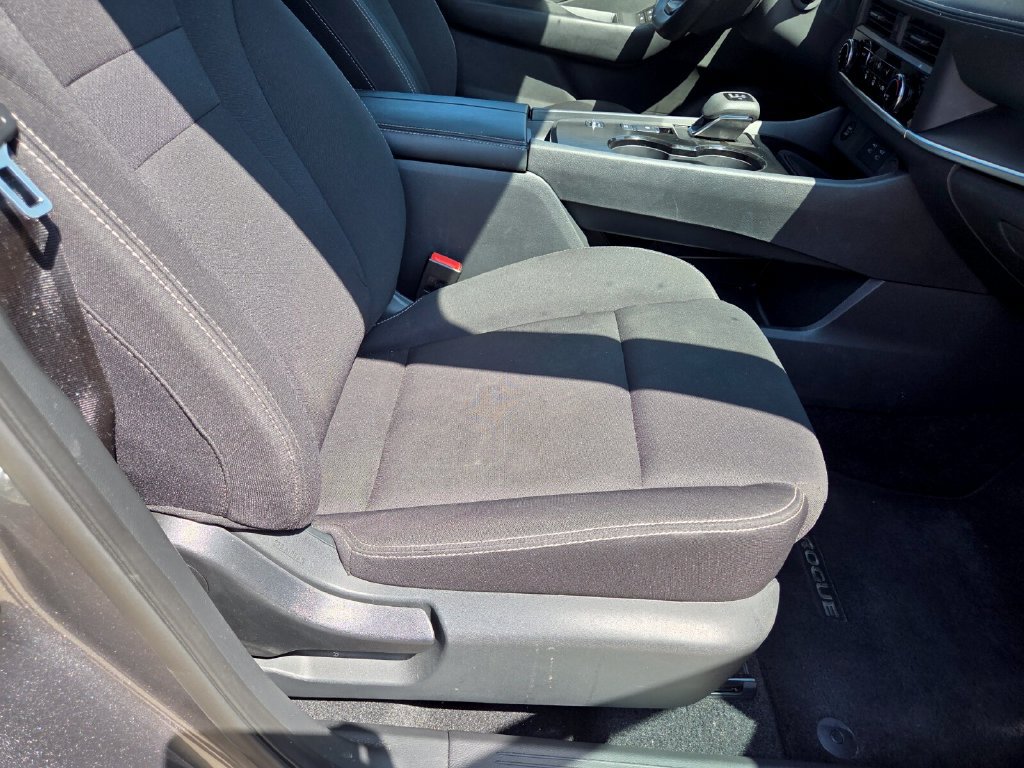 Used 2026 Nissan Rogue S FWD image 28