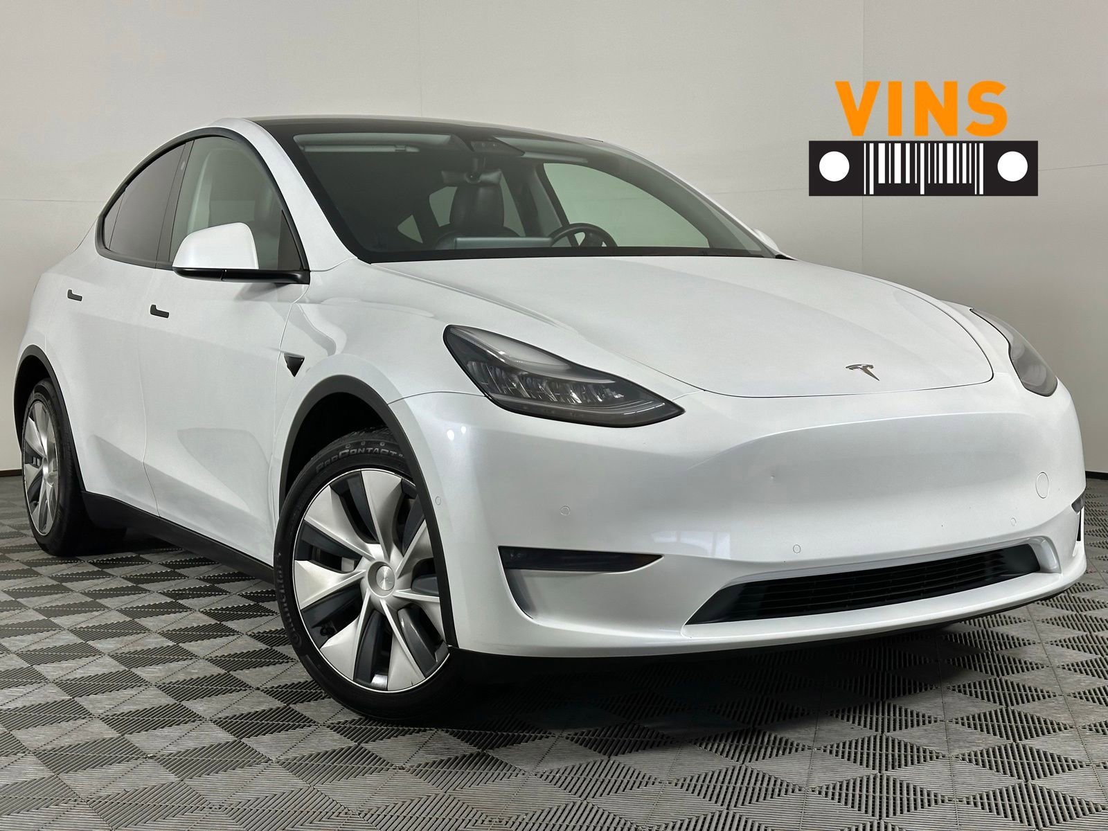 Used 2021 Tesla Model Y Long Range image 1