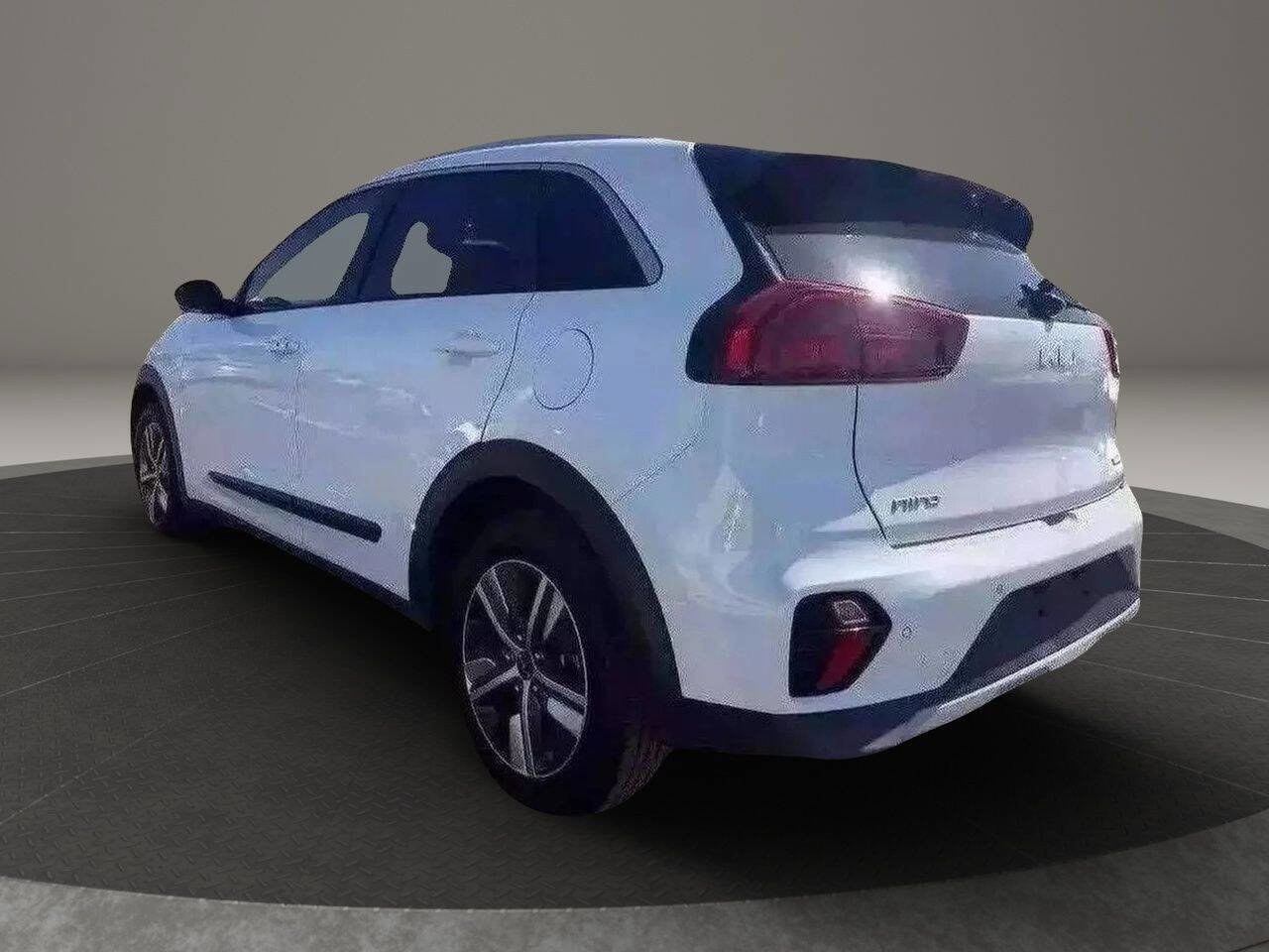 Used 2022 Kia Niro EX Premium image 6