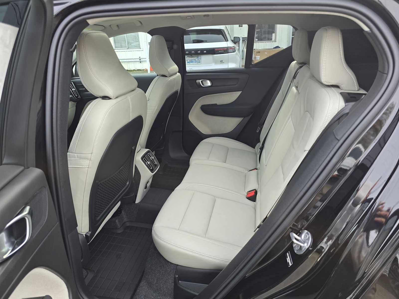 New 2026 Volvo XC40 B5 Ultra w/ Climate Package image 16