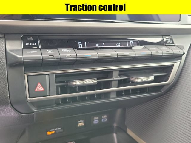 Used 2026 Toyota Camry SE FWD image 16