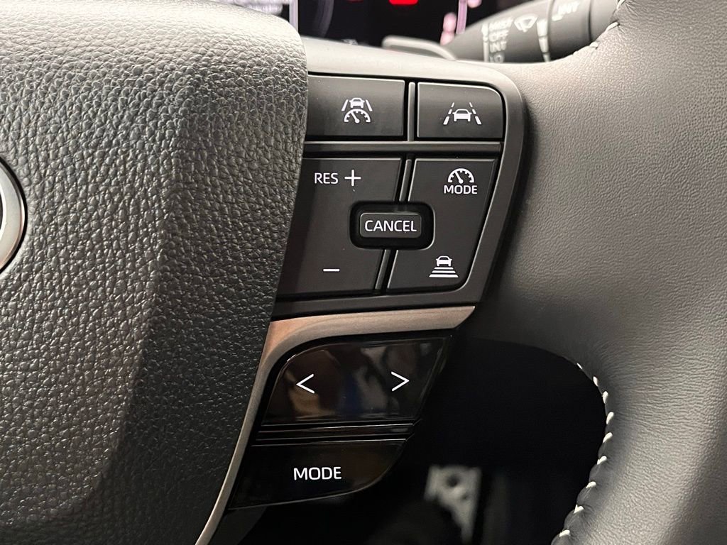 Used 2025 Toyota Camry SE image 22